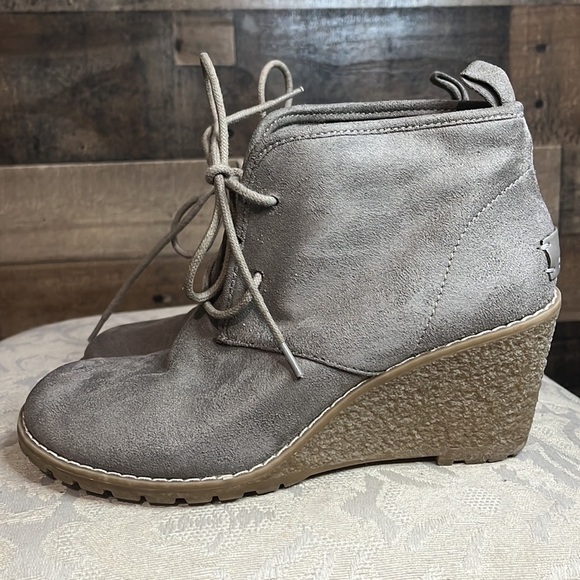 Bass Brown Tan Suede Ankle Booties Size 6.5 - Picture 3 of 9